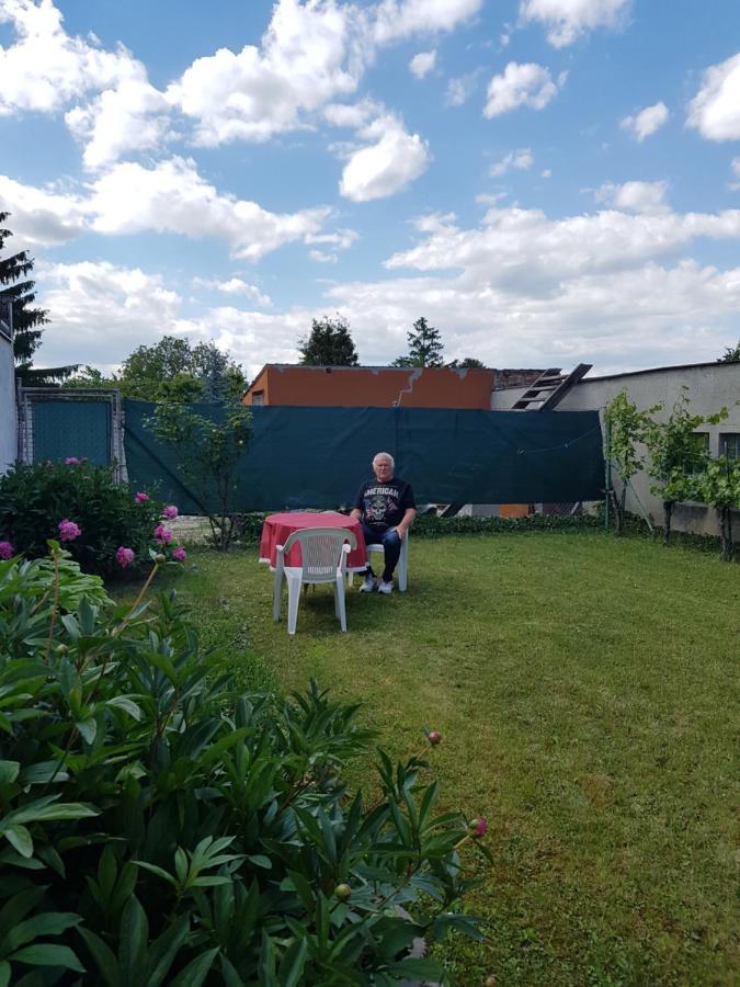 Ubytovani Nad Sklipkem Valtice Eksteriør bilde